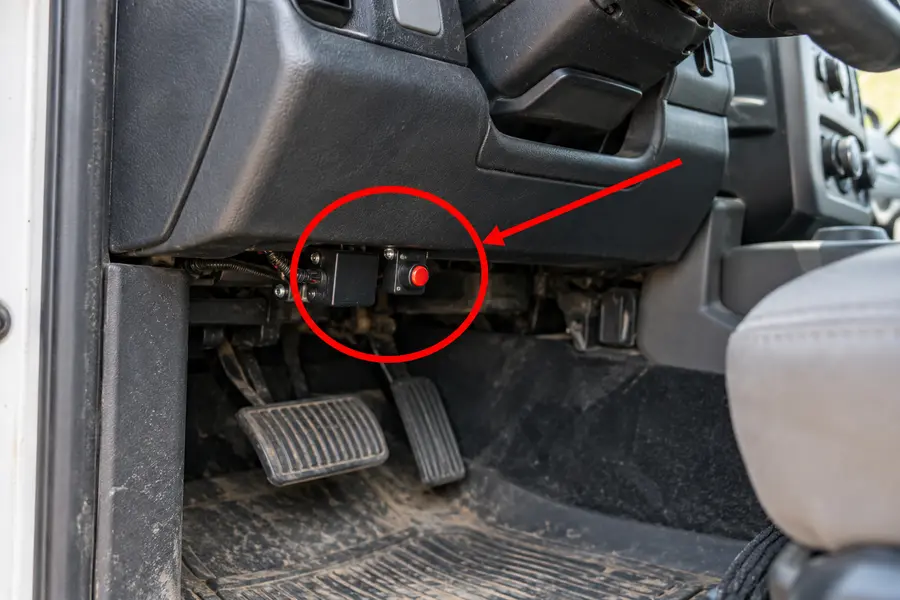 Illustration of panic button with the monitored part marked
